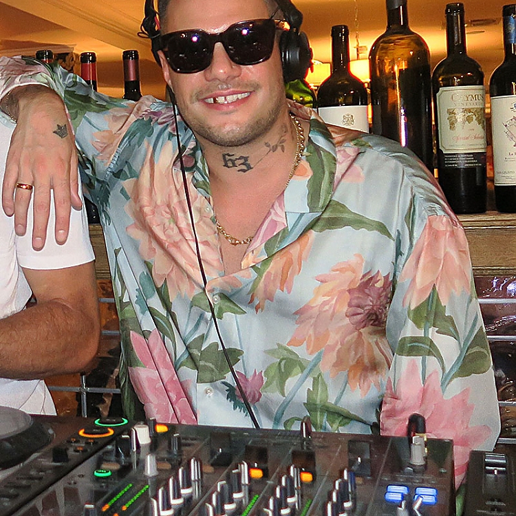 Sorgte für Stimmung mit seinem coolen Sound: Mickey Bihler alias DJ HDSN. Foto: Annette Baronikians